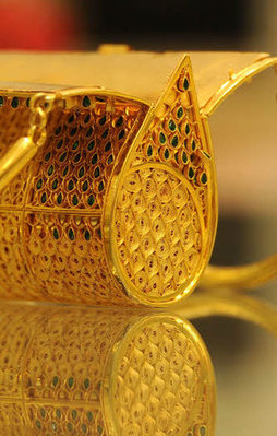 Lüks araba değil altın çanta