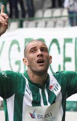 F.Bahçe'den Cim-Bom'a Fernandao çalımı