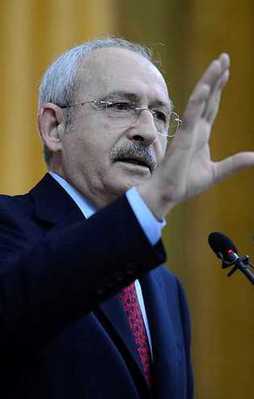 CHP'de üç aday daha çekildi