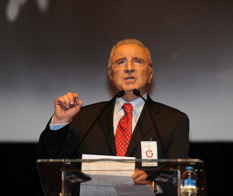 Ünal Aysal aday olmuyor