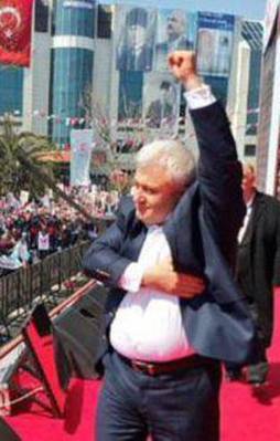 Tuncay Özkan AK Parti mitingi fotoğrafını paylaştı