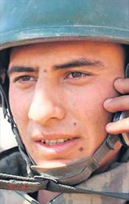 Kışlada telefon 'cep'te