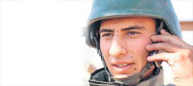 Kışlada telefon 'cep'te