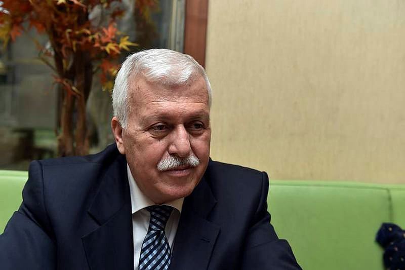 Hizmetin selameti için soruları çaldılar
