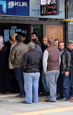 ÇAYKUR'a işçi alımına yoğun ilgi