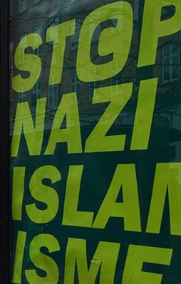 Danimarka'da İslam karşıtı afiş tepki topladı