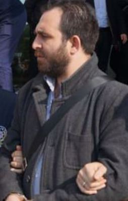 Başkasına ait avukat kimliğiyle adliyeye girmeye çalıştılar