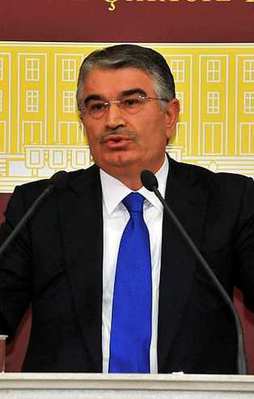 İdris Naim Şahin partisinden istifa etti!