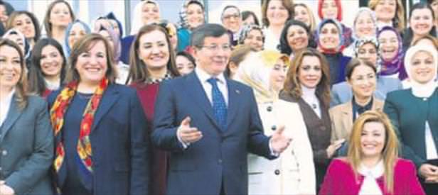 AP Başkanı Schulz Davutoğlu'nu aradı