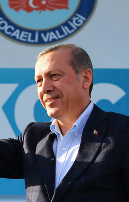 "Şimdi de Vatikan'ın sözcülüğüne soyundular"