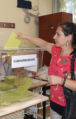 KKTC'de halk sandık başında