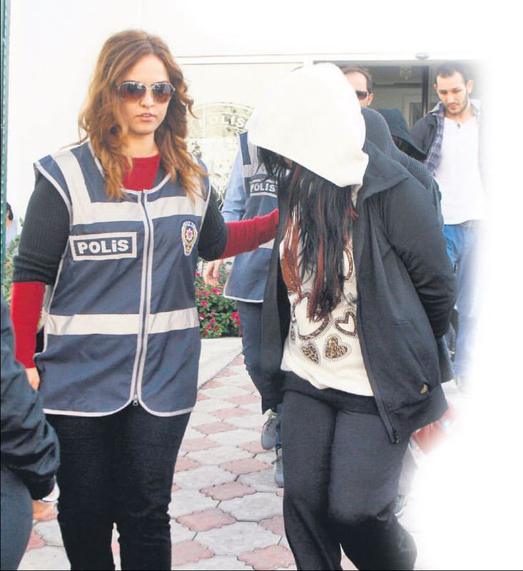 Jigolo çetesine 2 bin yıl hapis