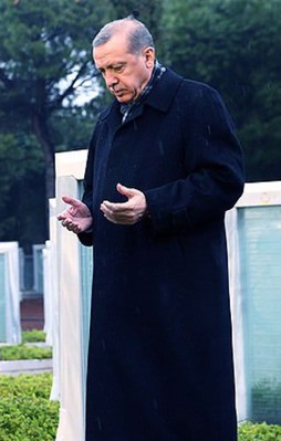 Erdoğan "Dua" şiirini okudu!