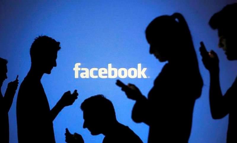 En kalabalık ülke Facebook