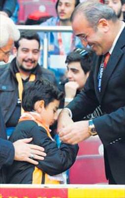 Yüzünü Cim Bom güldürdü