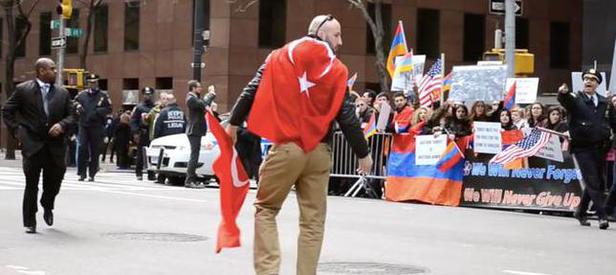 Türk Bayrağı’nı kurtaran Azeri genç