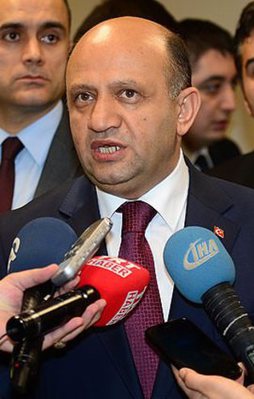 "Suçsuzsanız niye yurt dışına kaçıyorsunuz?"