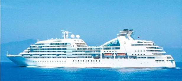 Yüzen şehir Bodrum’a demir attı