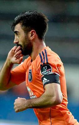 Aslan'dan Başakşehirli Mahmut'a kanca