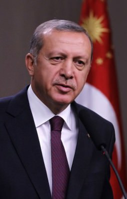 '400'ü verin yeni anayasa kurulsun'