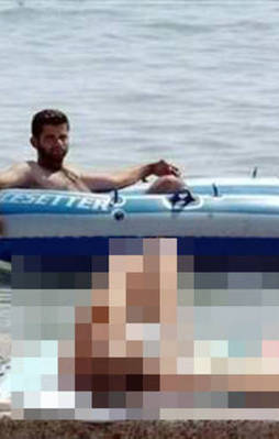 Sizce bu adamlar nereye bakıyor?