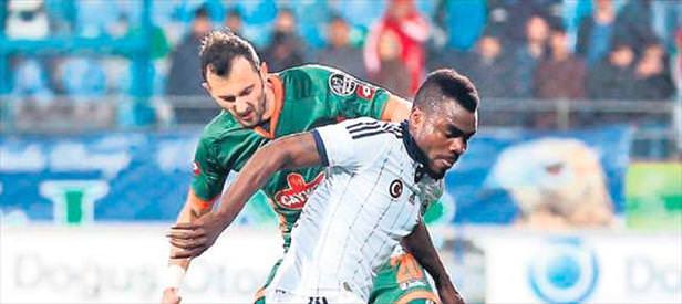 Emenike 2. yarıda sahne alacak