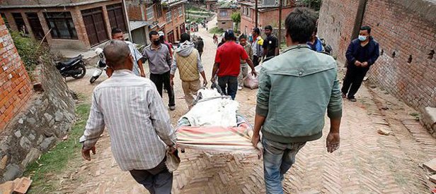 Nepal’de ölü sayısı 7 bini geçti