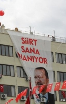 Siirt'te dikkat çeken Erdoğan pankartı
