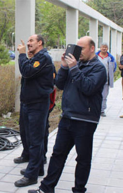 İntihar girişimini film izler gibi seyrettiler