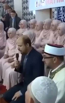 Bilal Erdoğan Kur'an-ı Kerim okudu