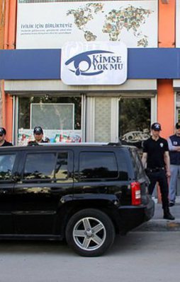 Manisa'da 'Paralel Yapı' operasyonları sürüyor