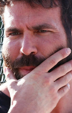 Tolga'dan Instagram fenomeni Bilzerian'a  kapak