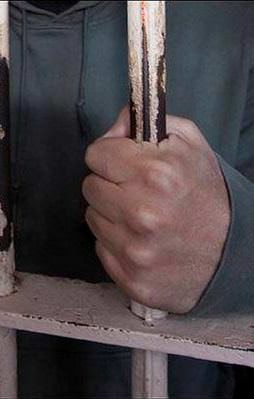 Firar ettiği cezaevine pişman olup geri döndü