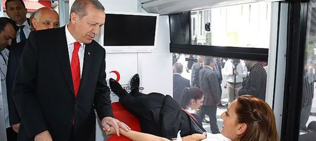 Erdoğan’dan kan bağışı çadırına ziyaret