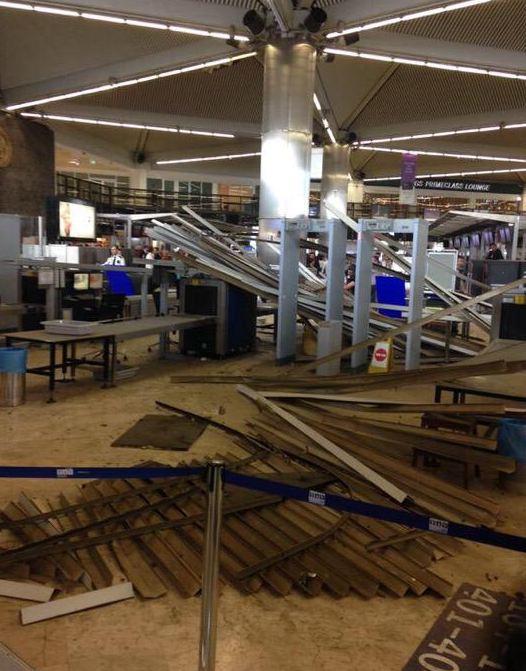 Atatürk Havalimanı'nda çökme!-1