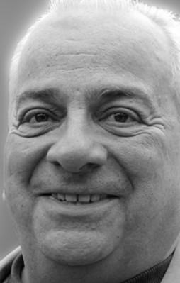 Zeki Alasya hayatını kaybetti