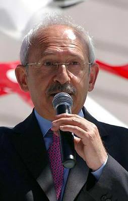 CHP seçmene şeker dağıtıyor!