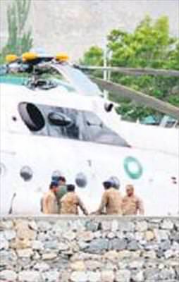 Taliban büyükelçileri taşıyan helikopteri vurdu: 6 ölü