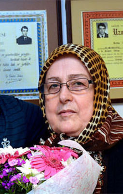 Annesine 'böbrek' hediye etti