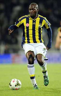 Fenerbahçe yarıştan kopmadı