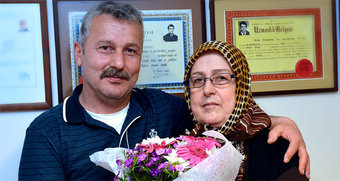 Annesine 'böbrek' hediye etti