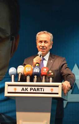 "Projeler peşinde koşan gafiller var''