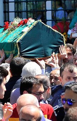 Zeki Alasya toprağa verildi
