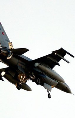 Türk jetlerine Suriye'den taciz