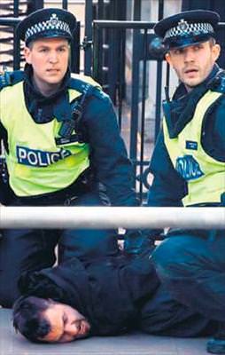 Kraliçe'nin polisi!