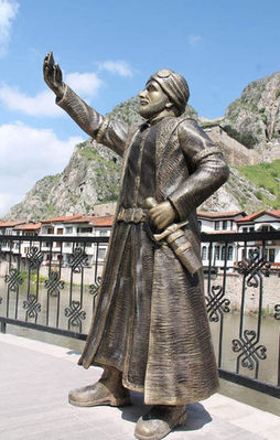 Bu heykelin skandalları bitmiyor