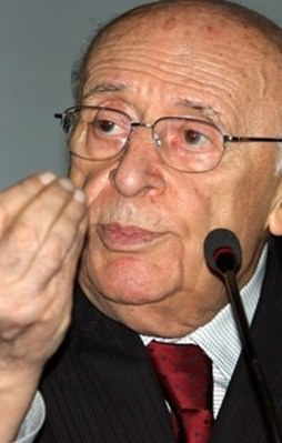 Demirel hastaneye kaldırıldı