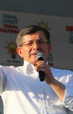 Davutoğlu: "Zavallı Kılıçdaroğlu dilenci gibi..."