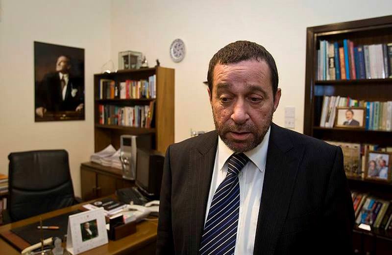 Başbakan Yardımcısı Denktaş istifa etti