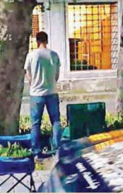 Ahlaksızlar cami duvarına pislediler!